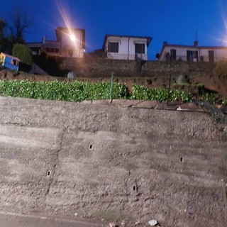 Il muro di contenimento che ha ceduto