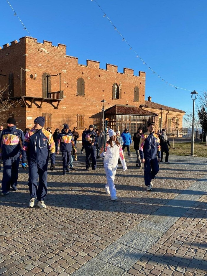 Il passaggio della Fiaccola olimpica davanti all'ex ristorante