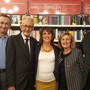 Beppe Ghisolfi con gli amici del Caffè letterario di Bra, anno 2018