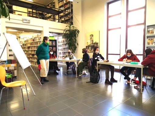 Bra, workshop di scrittura creativa  per gli studenti di Ragioneria  alla Biblioteca Civica