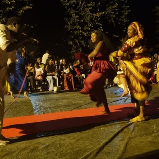 Un momento di una festa senegalese a Bra