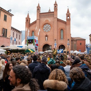 Alba si prepara al Baccanale dei Borghi: due giorni tra sapori, costumi medievali e giochi antichi