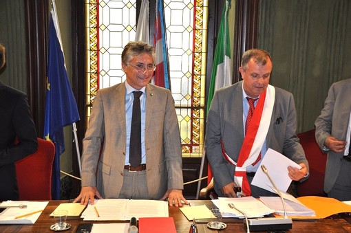 Carlo Bo, dal maggio scorso sindaco di Alba, e il presidente del Consiglio comunale Domenico Boeri