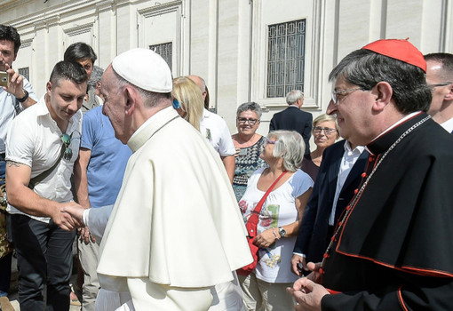 Francesco Borgheresi a Roma nel 2017 ricevuto da Papà Francesco come una delle vittime del Forteto