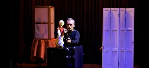 Burattinarte arriva a Cherasco: una serata tra micro-teatro, marionette e poesia Burattinarte arriva a Cherasco: una serata tra micro-teatro, marionette e poesia