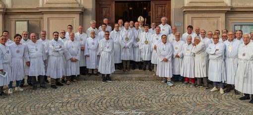 Bra celebra i 400 anni della Santissima Trinità con la Cena della Fratellanza Bra celebra i 400 anni della Santissima Trinità con la Cena della Fratellanza