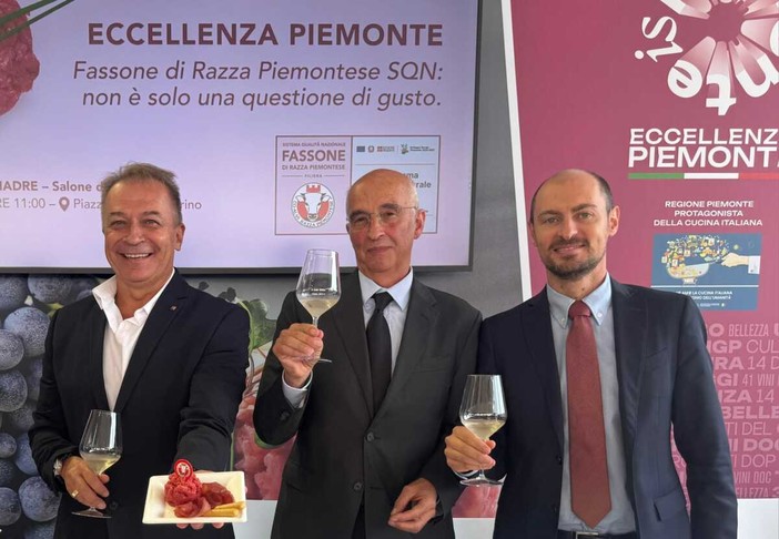 Da sinistra l'assessore regionale Bongioanni con Guido Groppo e Alessandro Filippa, rispettivamente presidente e direttore Coalvi