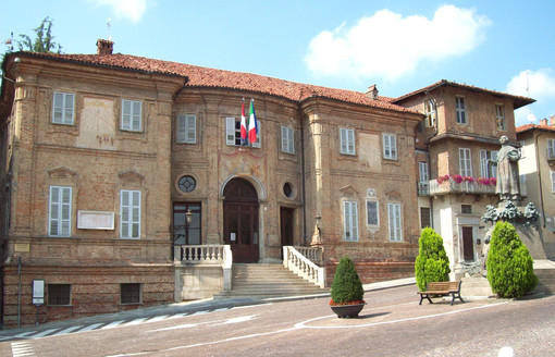 Il Municipio di Bra (archivio)