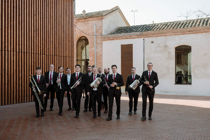 Occit'amo Festival porta a Saluzzo e Cuneo la Cobla Sant Jordi in concerto con Sergio Berardo