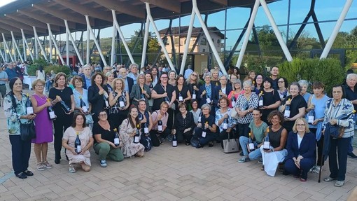 Festa della Vendemmia 2025: la Cantina Terre del Barolo celebra il vino e la cooperazione Festa della Vendemmia 2025: la Cantina Terre del Barolo celebra il vino e la cooperazione