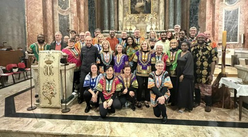 Il coro allargato della Madonna dei fiori di Bra