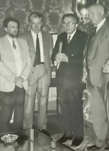 Natale Carlotto in un incontro con Giulio Andreotti. Presente anche Gianfranco Falcio (primo  a sinistra)