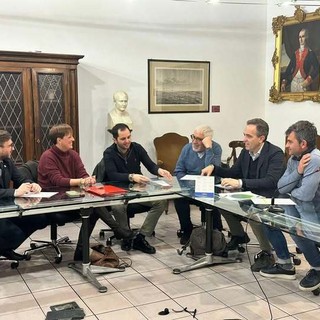 L'incontro tra i Comitati Pendolari di Alba e Bra, il CoMis, il sindaco Alberto Gatto e l'assessore Edoardo Fenocchio L'incontro tra i Comitati Pendolari di Alba e Bra, il CoMis, il sindaco Alberto Gatto e l'assessore Edoardo Fenocchio