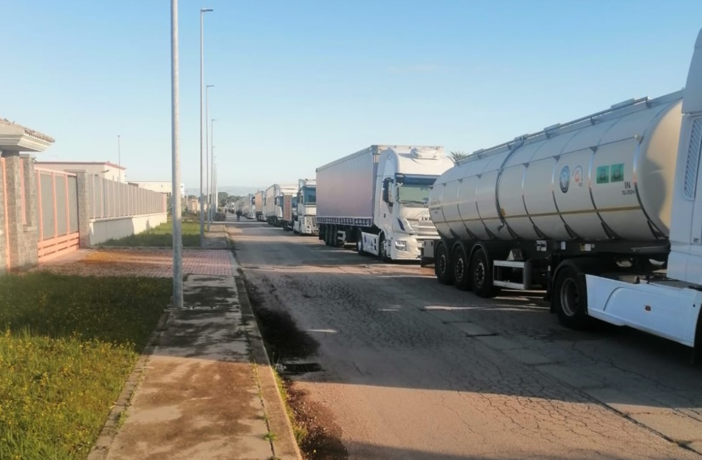 Un camionista di Cuneo bloccato a Cerignola per la protesta dei Tir contro il caro benzina