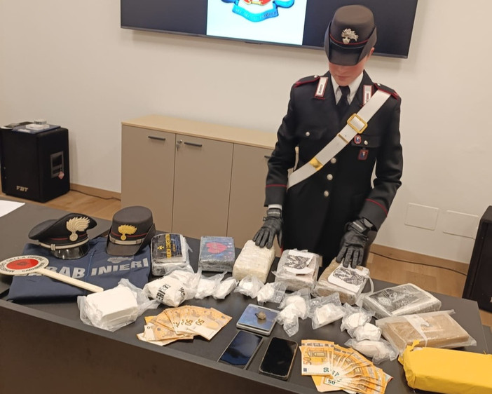 La merce sequestrata nel terreno e all'interno dell'abitazione dei quattro arrestati