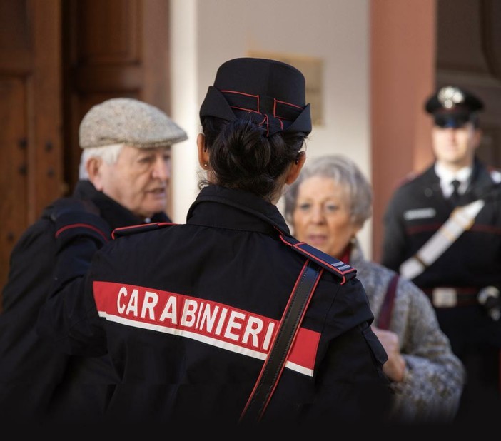 Carabinieri della Compagnia Bra in campo contro le truffe ad anziani e soggetti fragili Carabinieri della Compagnia Bra in campo contro le truffe ad anziani e soggetti fragili