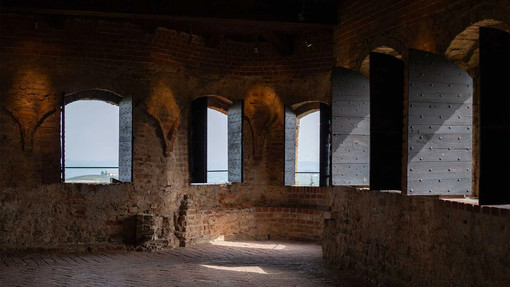 "Castello Segreto" torna a Serralunga d'Alba: il 22 agosto visita speciale tra torri, cantine e tramonto sulle Langhe "Castello Segreto" torna a Serralunga d'Alba: il 22 agosto visita speciale tra torri, cantine e tramonto sulle Langhe