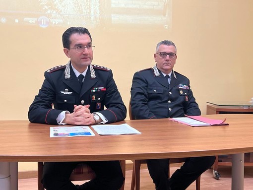 Da sinistra il comandante provinciale dell'Arma dei Carabinieri, colonnello Giuseppe Carubia, e il comandante del Reparto Operativo, tenente colonnello Angelo Gerardi