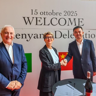 Accordo tra Confindustria Cuneo e la delegazione cinese di Shenyang Accordo tra Confindustria Cuneo e la delegazione cinese di Shenyang