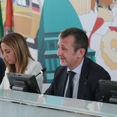 Dimissioni Delmastro da sottosegretario alla Giustizia, Pd e M5S: "Chiorino segua il suo esempio"