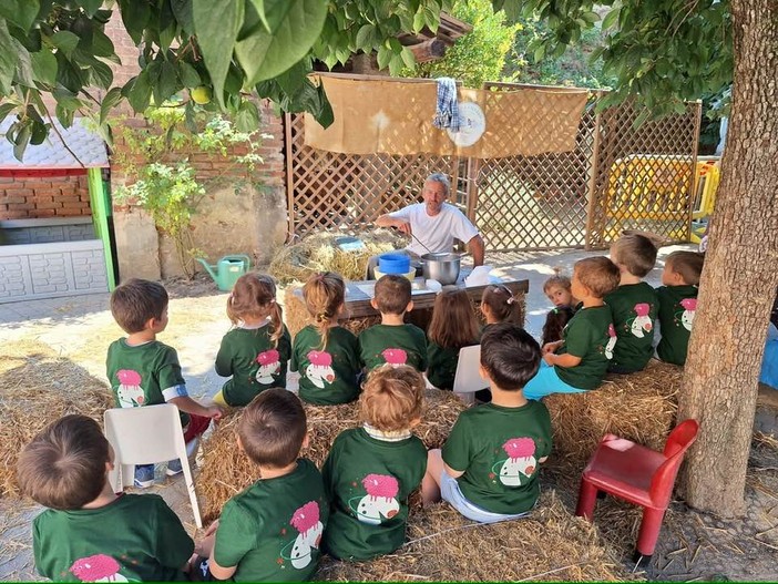 Renato Maunero con i piccoli allievi
