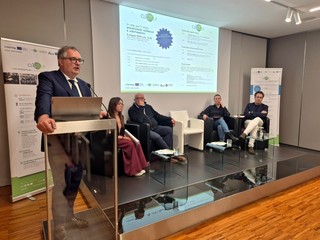 Alcuni momenti dell'incontro tenuto a Palazzo Banca d'Alba