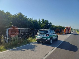 Il mezzo finito fuori strada Il mezzo finito fuori strada