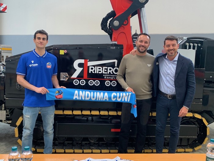 Edoardo Colangelo insieme con Daniele Ribero (a sx) ed il nuovo socio di Cuneo Volley Sergio Giaquinta