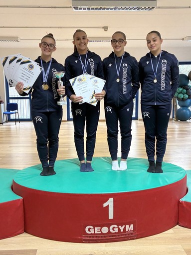 Le atlete di Cuneoginnastica Jennifer Pancera, Alissa Frakulla, Sara Hadouz e Vera Giraudo