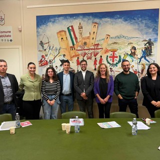 Salute mentale e dipendenze, il Comitato Studenti di Alba riempie la sala dello Sport: “La città vuole parlarne” Salute mentale e dipendenze, il Comitato Studenti di Alba riempie la sala dello Sport: “La città vuole parlarne”