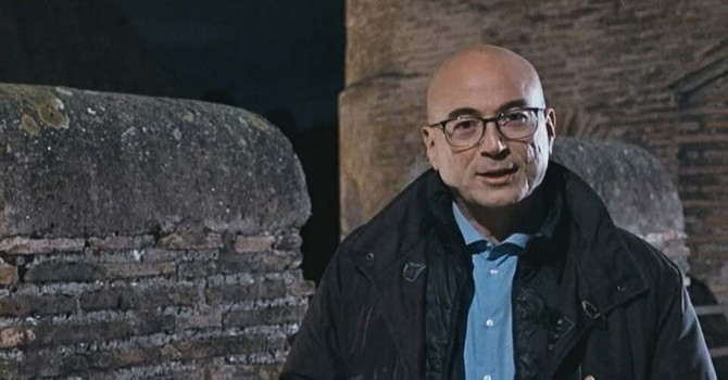Il giornalista albese Aldo Cazzullo durante la puntata sulla Resistenza