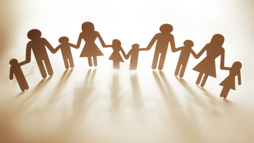 “Immagini e Parole della crescita”: tre incontri per genitori di bambini da 0 a 3 anni, che si svolgeranno al Centro per le Famiglie, in via Como 4 ad Alba, il 29 aprile, 27 maggio e 17 giugno.