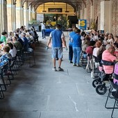 Avis Bra, grande partecipazione alla cena estiva sotto l’Ala di corso Garibaldi