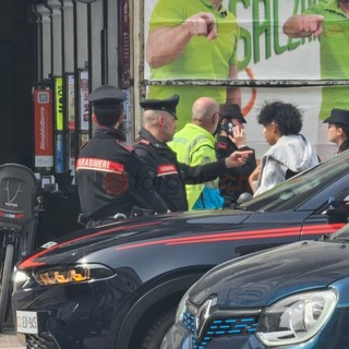 L'intervento delle forze dell'ordine in corso Nizza