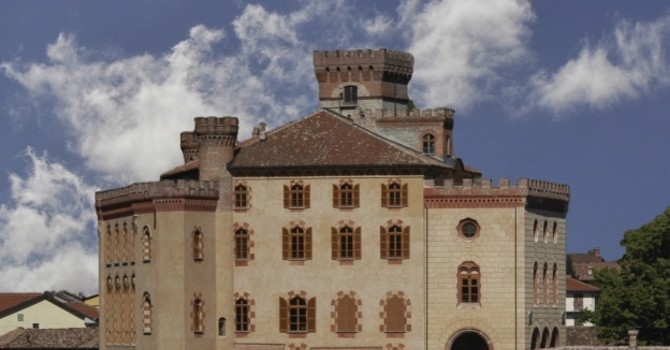 il Castello Falletti, di Barolo, sede del WiLa il Castello Falletti, di Barolo, sede del WiLa