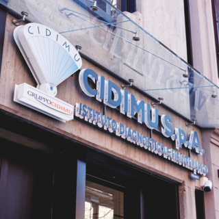 Le insegne di Cidimu arrivano in via Vivaro. Al Poliambulatorio San Paolo operano 99 medici specialisti e 17 professionisti sanitari ripartiti su 52 specialità mediche, oltre a 4 fisioterapisti