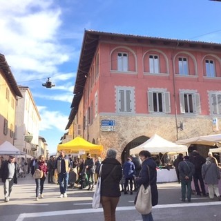 "Cherasco Natura": domenica 8 novembre il mercatino dell’agroalimentare e dell’artigianato di qualità "Cherasco Natura": domenica 8 novembre il mercatino dell’agroalimentare e dell’artigianato di qualità