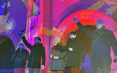 Alba: la città dà il benvenuto al nuovo anno con il tradizionale Capodanno in piazza