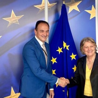 Nella foto il presidente Cirio con la commissaria europea per la Politica regionale, Elisa Ferreira