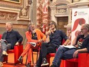 Cruciani fa il pieno a Mondovì: parole forti per un pubblico sold out Cruciani fa il pieno a Mondovì: parole forti per un pubblico sold out
