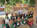 Renato Maunero con i piccoli allievi Renato Maunero con i piccoli allievi