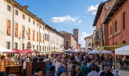Cherasco, domenica 29 marzo il primo Mercato dell’Antiquariato e del Collezionismo del 2026 Cherasco, domenica 29 marzo il primo Mercato dell’Antiquariato e del Collezionismo del 2026