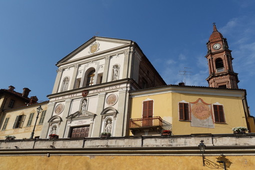 La chiesa della Santissima Trinità, detta dei Battuti Bianchi, a Bra La chiesa della Santissima Trinità, detta dei Battuti Bianchi, a Bra