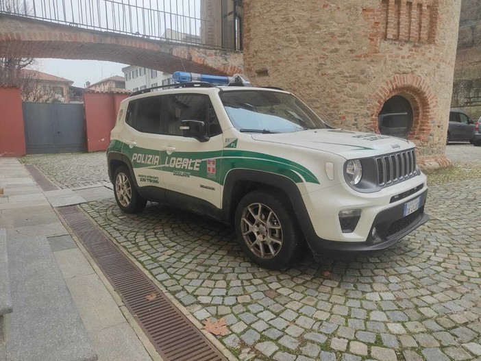 Dogliani rafforza i controlli: oltre 600 verifiche su strada e nuovi investimenti per la videosorveglianza Dogliani rafforza i controlli: oltre 600 verifiche su strada e nuovi investimenti per la videosorveglianza