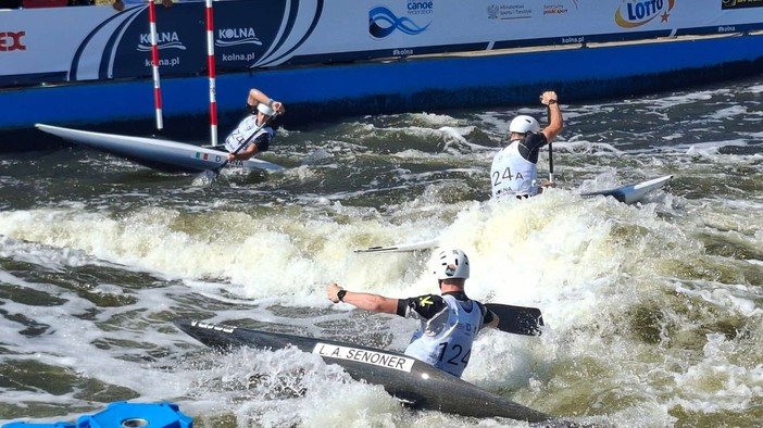 CANOA / Argento mondiale per Dennis Fina nella prova a squadre del C1 Junior CANOA / Argento mondiale per Dennis Fina nella prova a squadre del C1 Junior