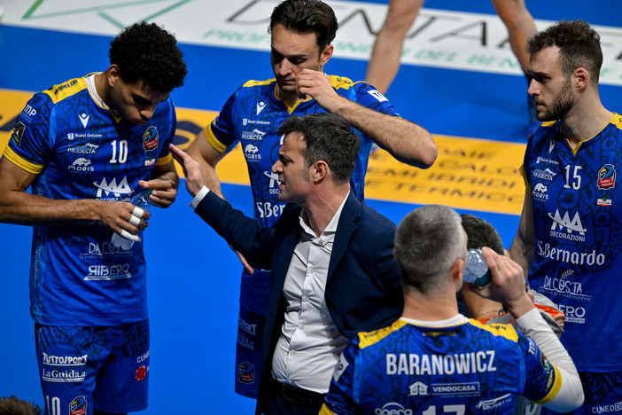 Matteo Battocchio durante un time out nella partita contro Padova (Foto Valerio Giraudo)