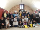 Foto di gruppo dei premiati con la giuria ed i membri dell’associazione Albero Inverso