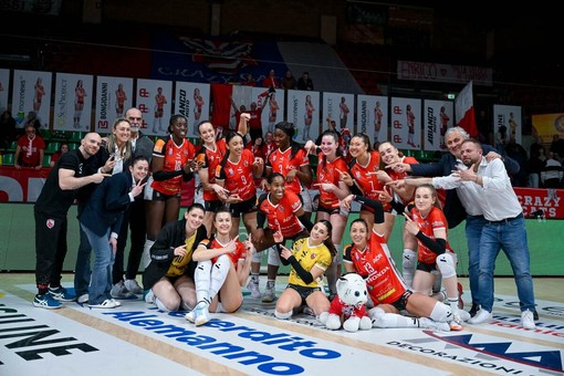 VOLLEY A1F / Honda Cuneo trionfa al tie-break su Bergamo: 5ª vittoria di fila in Challenge Cup