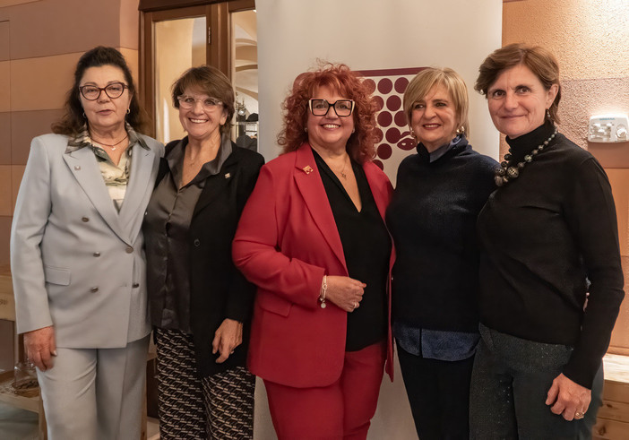 Da sinistra: Ivana Brignolo, Francesca Poggio, Marina Marsaglia, Pier Carla Negro e Anna Sertorio