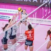 Un attacco di Lena Stigrot nella partita di Trento (Foto: Trentino Volley)